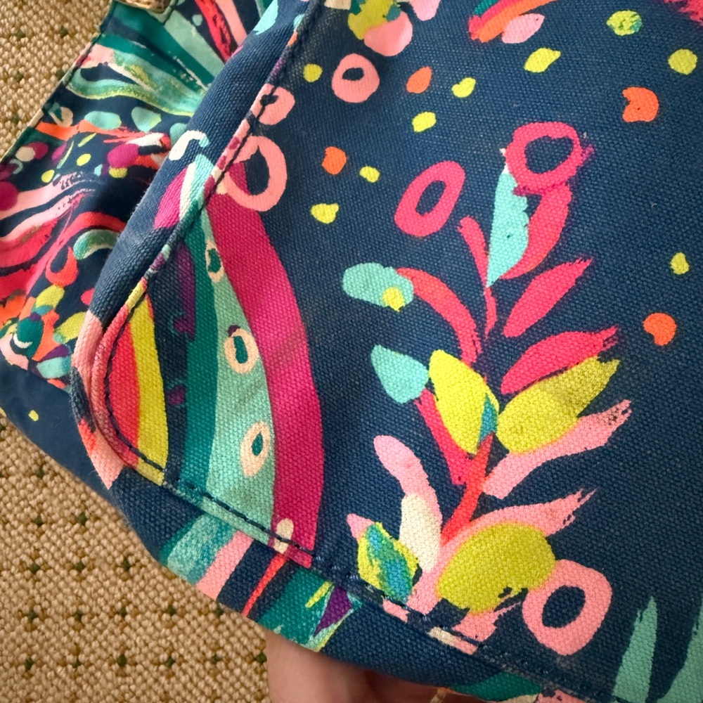 Lilly Pulitzer Reversible Beach Tote in Beach Loot & Midnight Cove with Pouch! - Picture 14 of 16